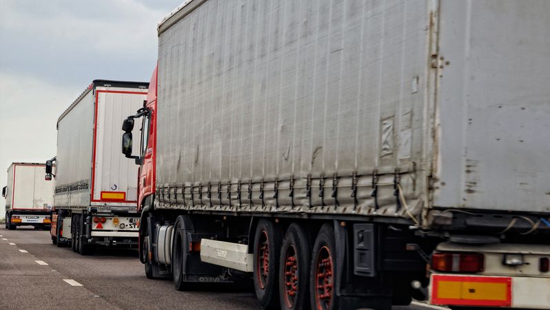 Dálnice D2 na Slovensko je stále ucpaná kamiony